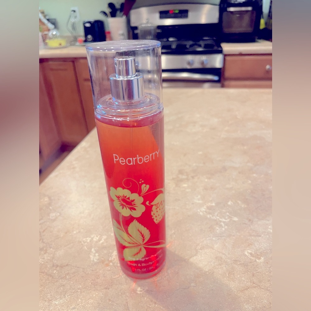 Bath and body works Pearberry body spray!